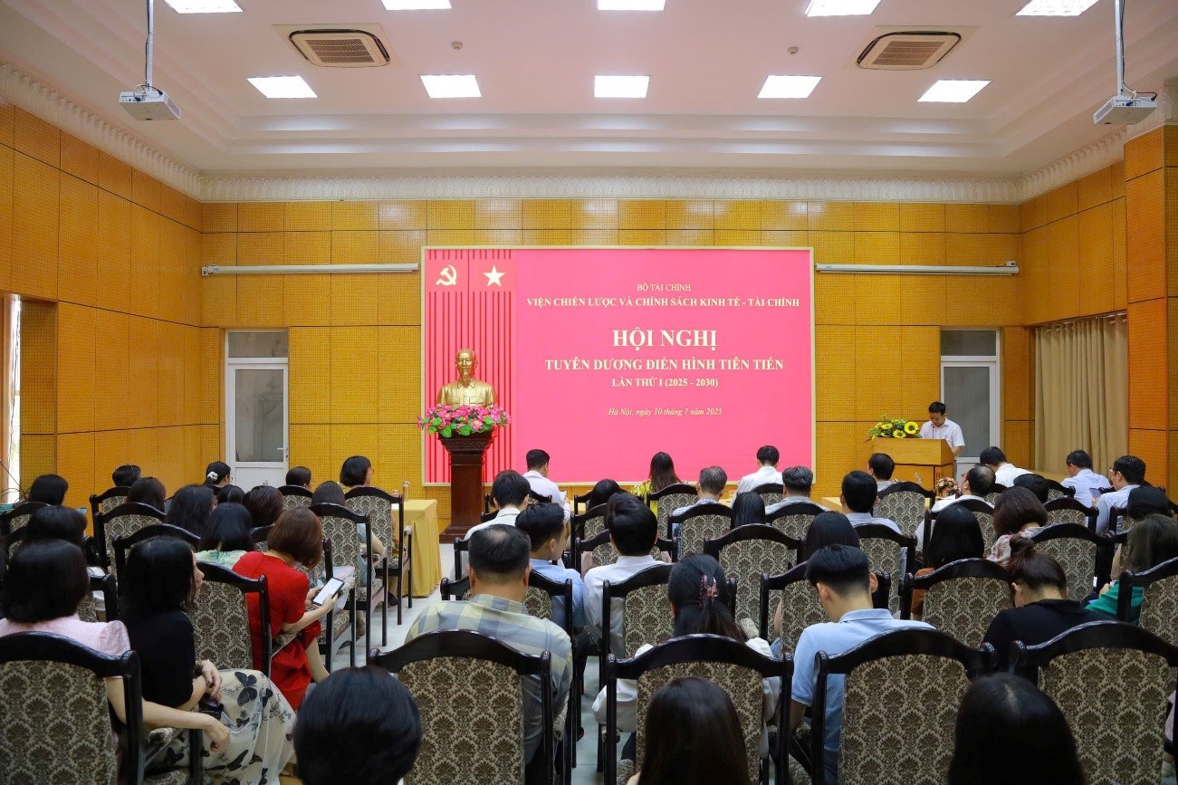Hội nghị tiên tiến 3