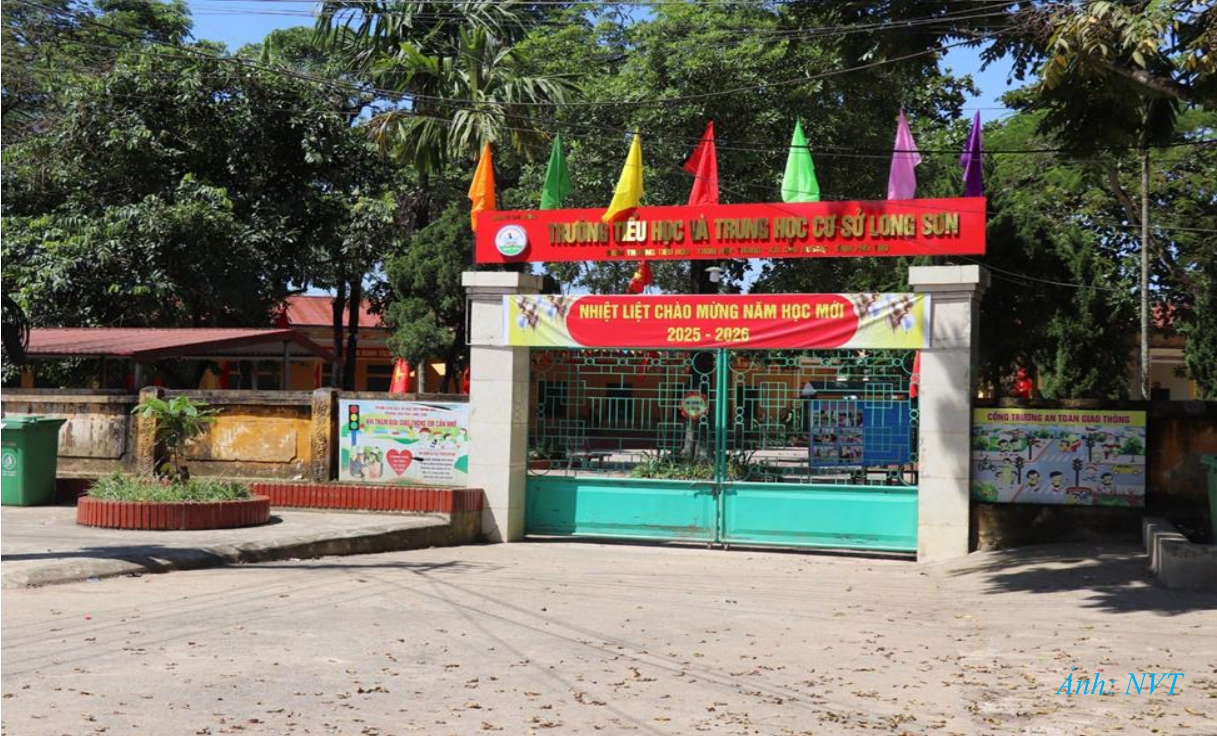 DT14. Trường tiểu học và trung học cơ sở Long Sơn