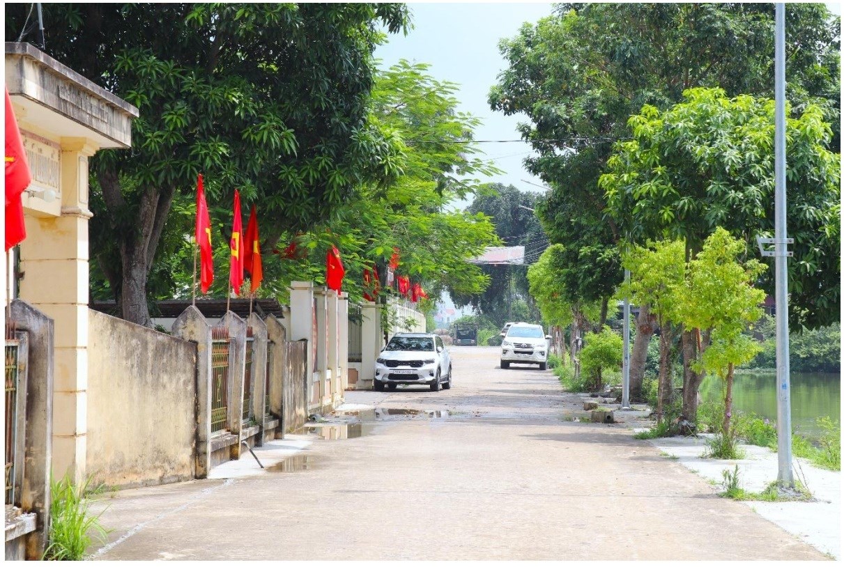 GN32. Đường thôn Tam Tứ được bê tông hoá