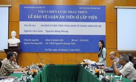 Bảo vệ luận án tiến sĩ cấp Viện về đề tài: "An sinh xã hội trên vùng kinh tế trọng điểm Bắc Bộ” của nghiên cứu sinh Nguyễn Hồng Nhung