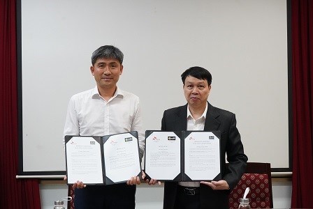 Viện trưởng Trần Hồng Quang ký MOU hợp tác và làm việc với đại diện Công ty TNHH SK Energy (Hàn Quốc)