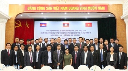 Cuộc họp kỹ thuật ba nước Campuchia - Lào - Việt Nam nhằm hoàn thiện Dự thảo "Kế hoạch hành động kết nối ba nền kinh tế Campuchia - Lào - Việt Nam đến năm 2030” ngày 06/10/2017